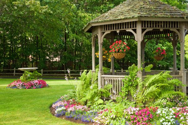 Backyard Landscaping Service in Modesto